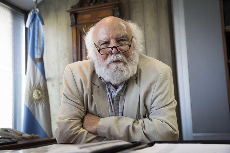 “Vivimos el tiempo de los sin vergüenza”: así fue el discurso de Juan Sasturain en la inauguración de la Feria del Libro